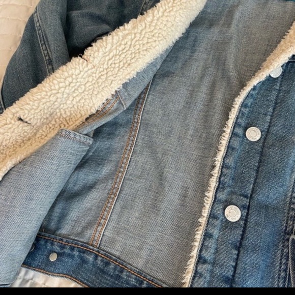 Gap Sherpa Lined Jean Jacket - Picture 5 of 5